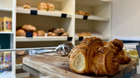 Crustiq Bakery & Cafe